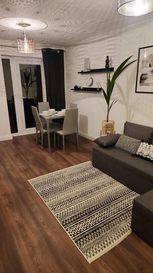 Acacia Villa Dunstable Eksteriør bilde